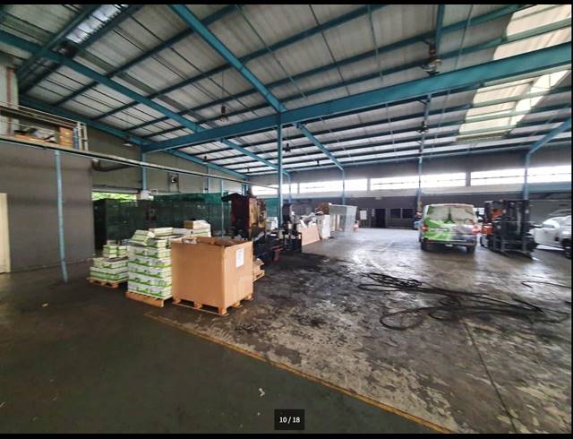3,590M² WAREHOUSE TO LET IN NEW GERMANY